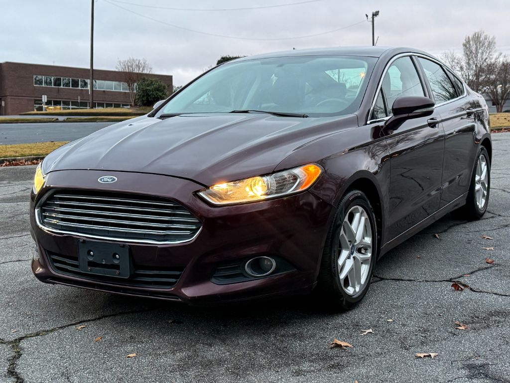 2013 Ford Fusion SE's photo